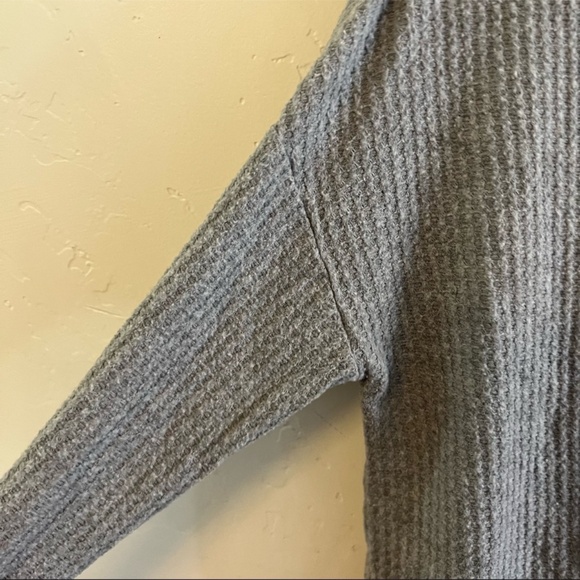 Socialite Gray Waffle Knit Button Down Tie Front Long Sleeve Top Medium - Picture 7 of 8